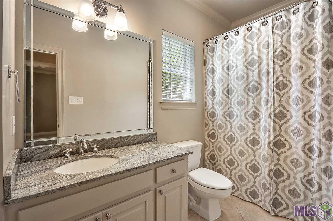 1638 St Albans Baton Rouge La Baton Rouge, LA 70810 - Photo 7 of 14 Additional Full Bath