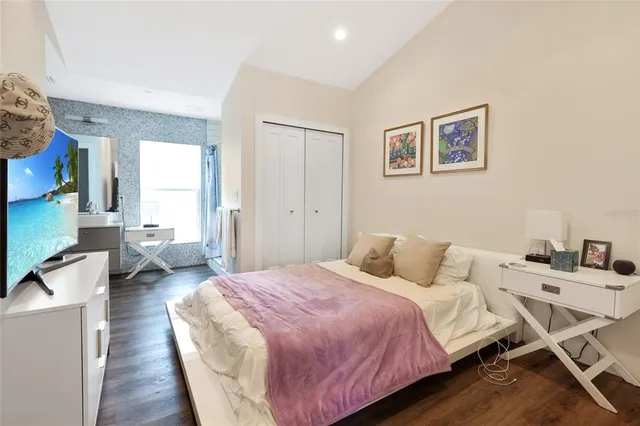 $2,995 | 2054 Roselawn Street, Sarasota, FL 34231