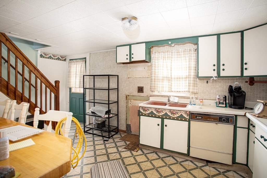 76 Foundry Street Easton, MA 02375 - Photo 5 of 17