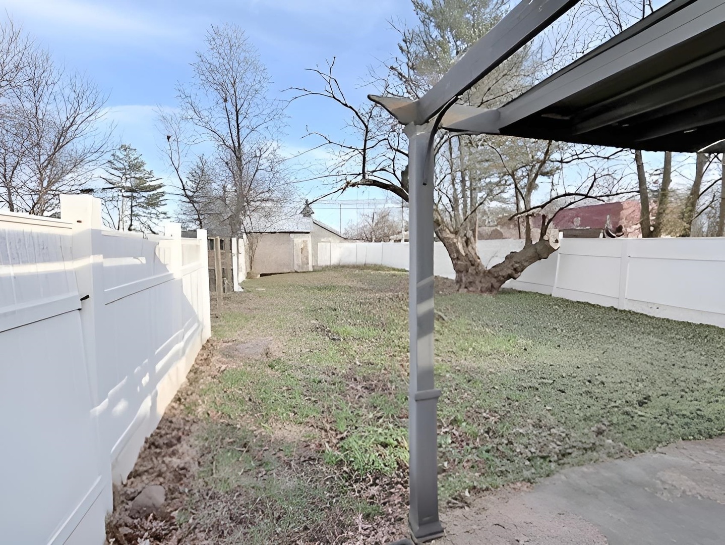 220 South 14th Street Murphysboro, IL 62966 - Photo 11 of 11 a view of a yard with large trees