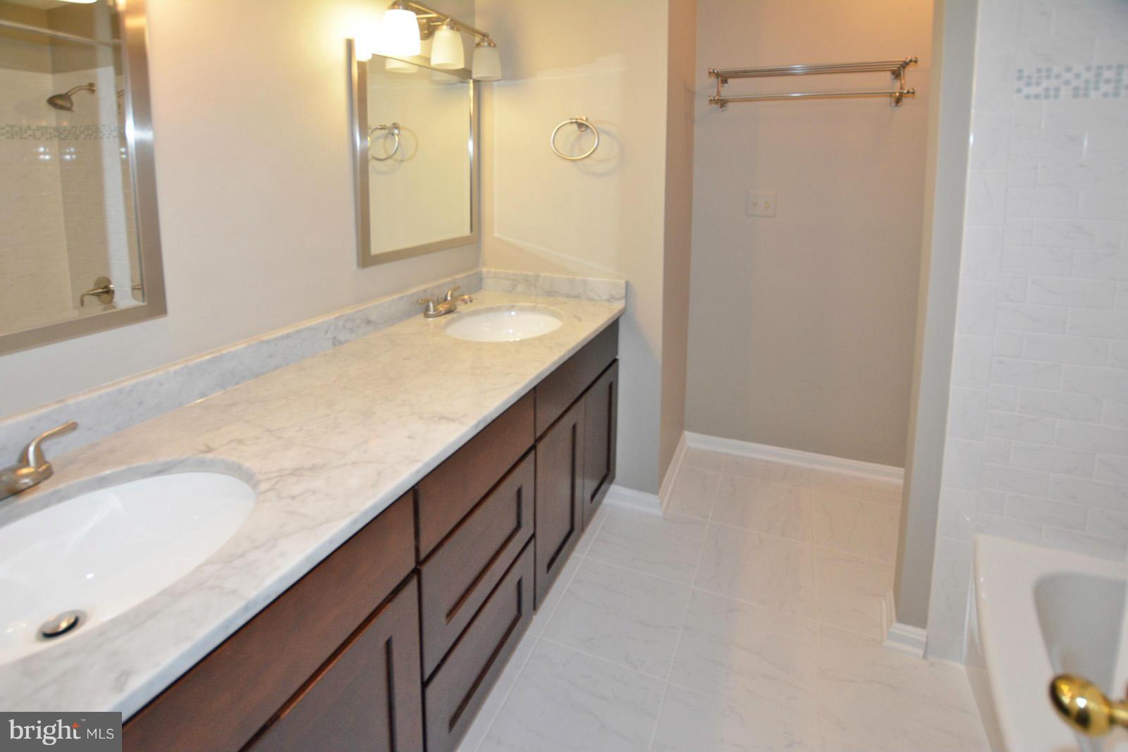 74 Rutherford Circle Sterling, VA 20165 - Photo 25 of 30 Bath
