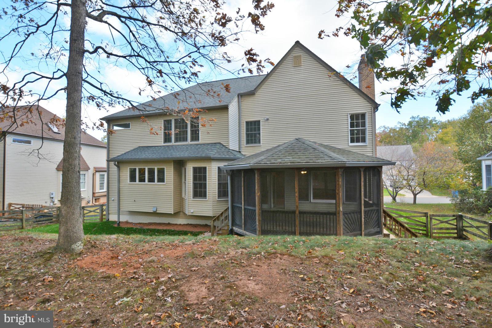 74 Rutherford Circle Sterling, VA 20165 - Photo 28 of 30 Exterior (Rear)