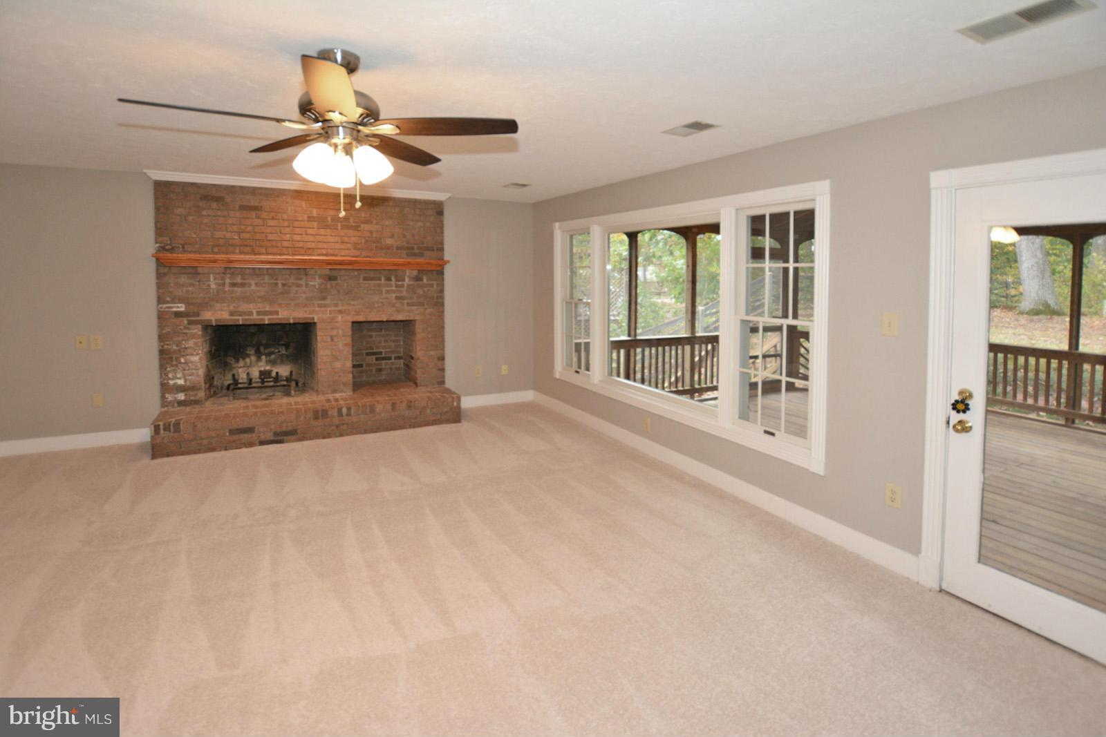 74 Rutherford Circle Sterling, VA 20165 - Photo 8 of 30 Family Room