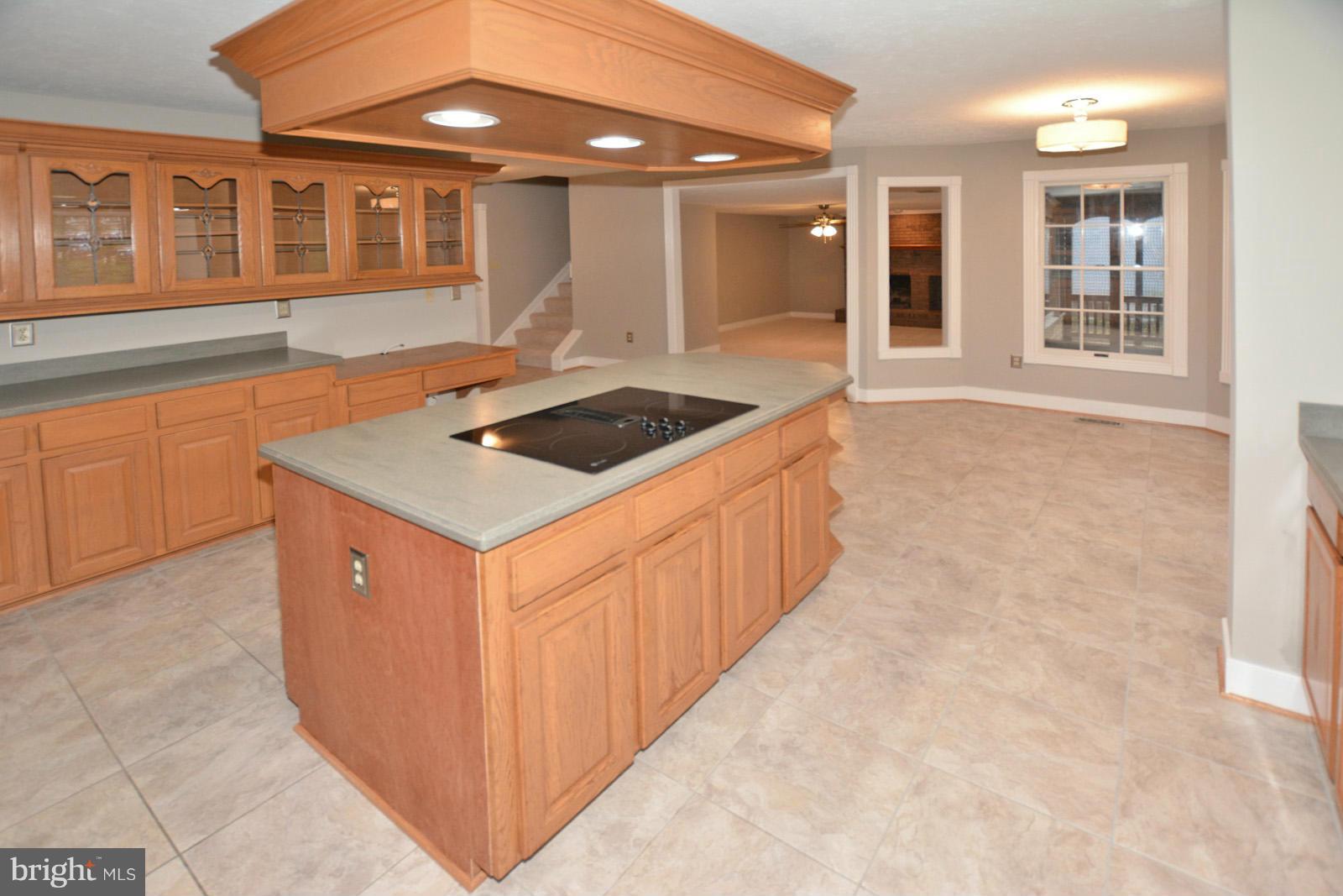74 Rutherford Circle Sterling, VA 20165 - Photo 9 of 30 Kitchen