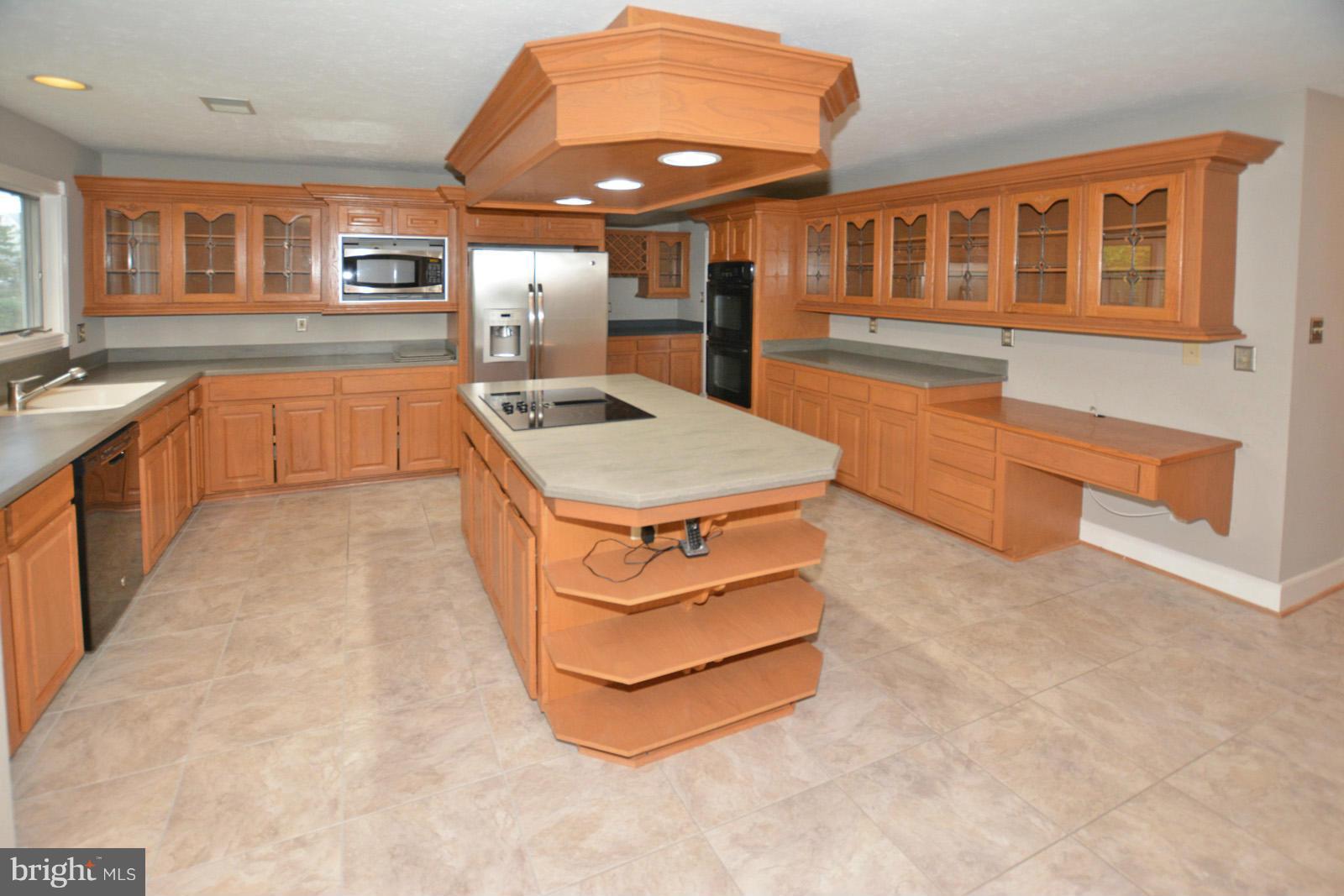 74 Rutherford Circle Sterling, VA 20165 - Photo 10 of 30 Kitchen