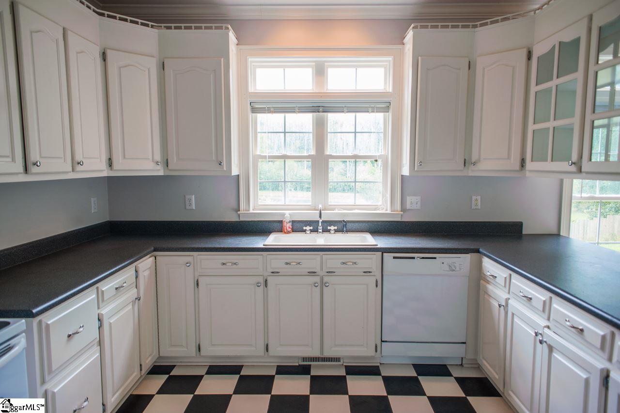 901 Bennetts Bridge Road Greer, SC 29651 - Photo 6 of 36 Gallery Image 6