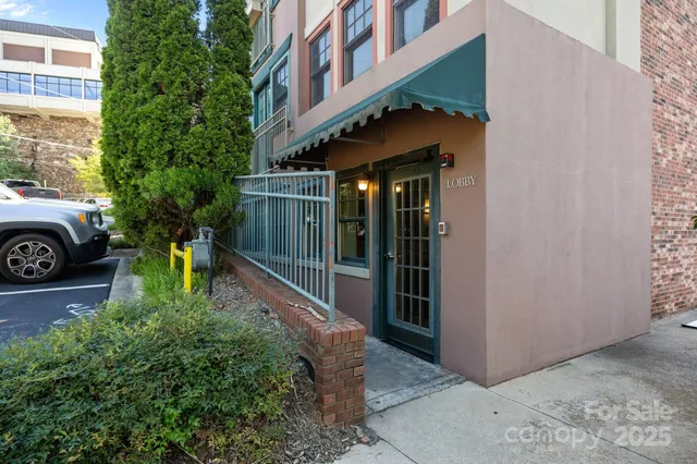 $200,000 | 37 Hiawassee Street, Unit W102, Asheville, NC 28801