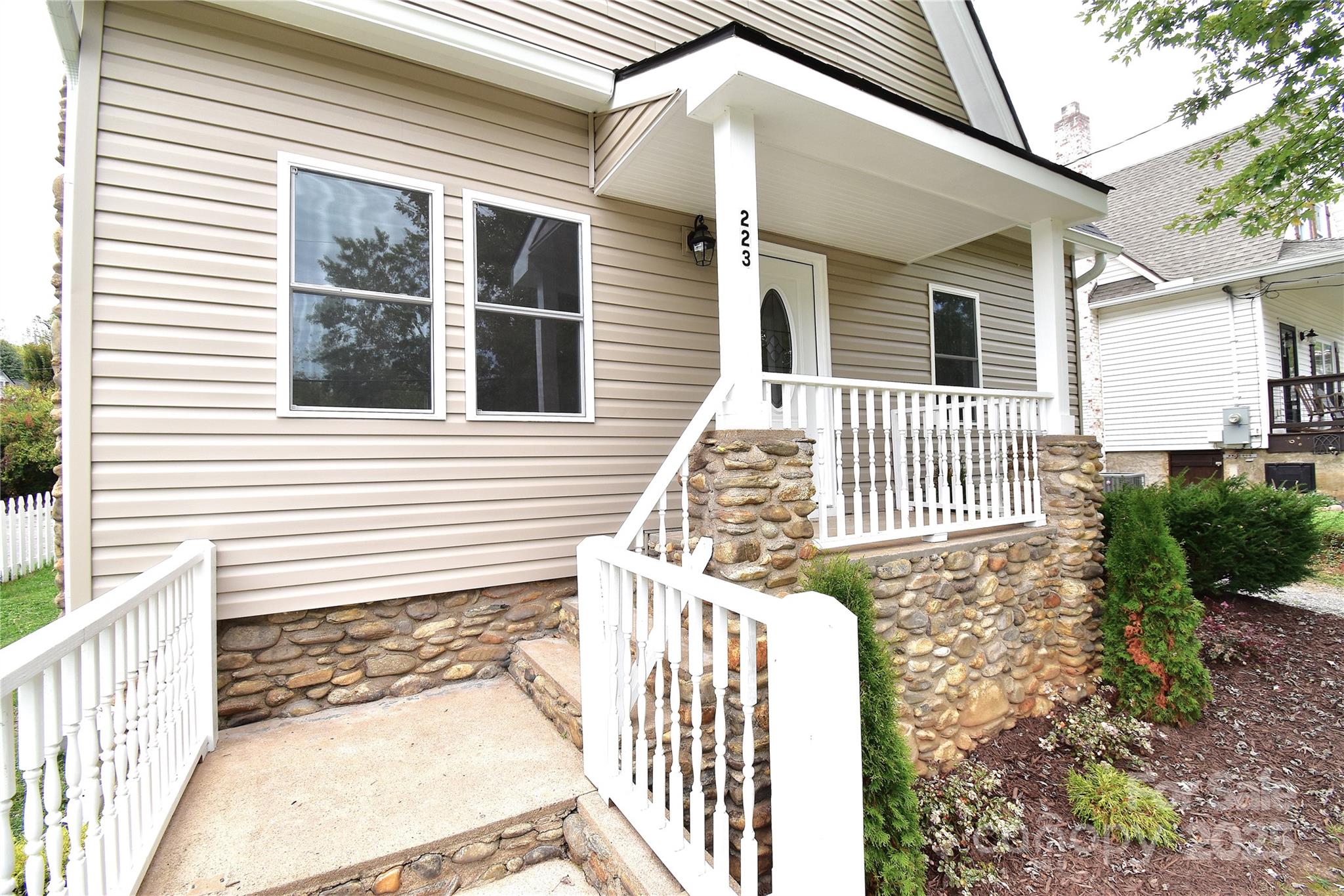 223 North Main Street Canton, NC 28716 - Photo 28 of 38