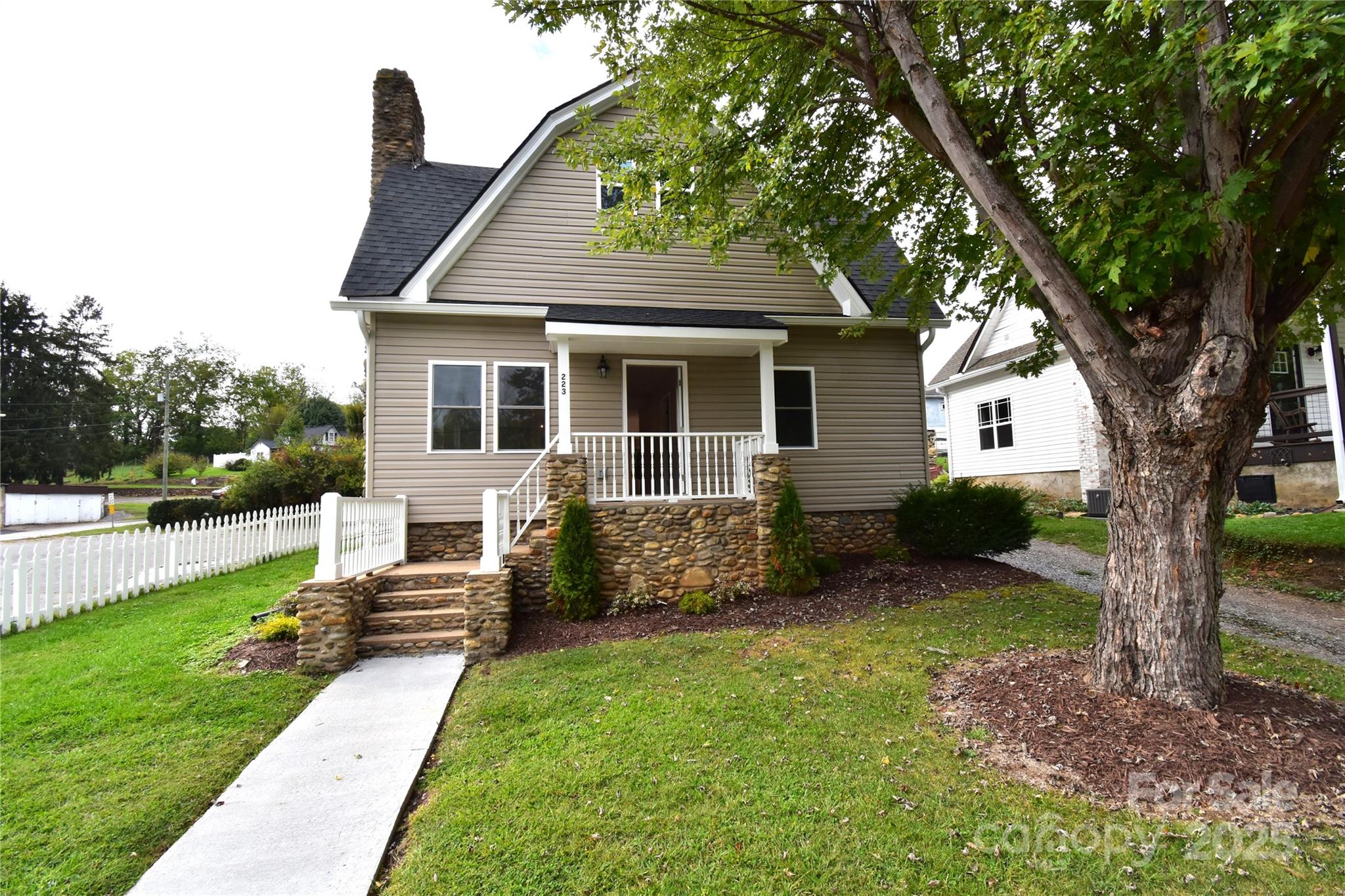 223 North Main Street Canton, NC 28716 - Photo 31 of 38