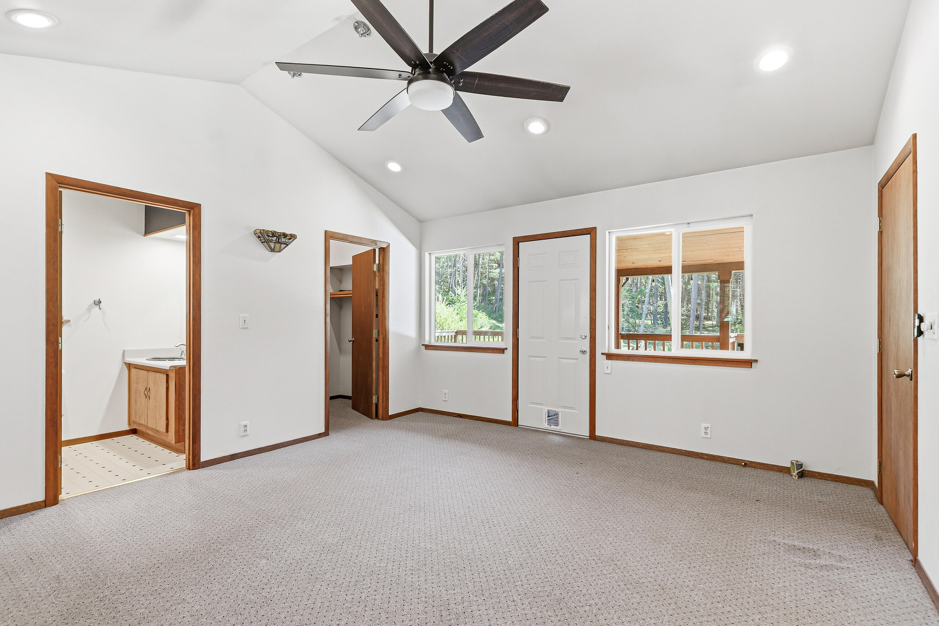 707 McMullen Creek Road Selma, OR 97538 - Photo 17 of 55