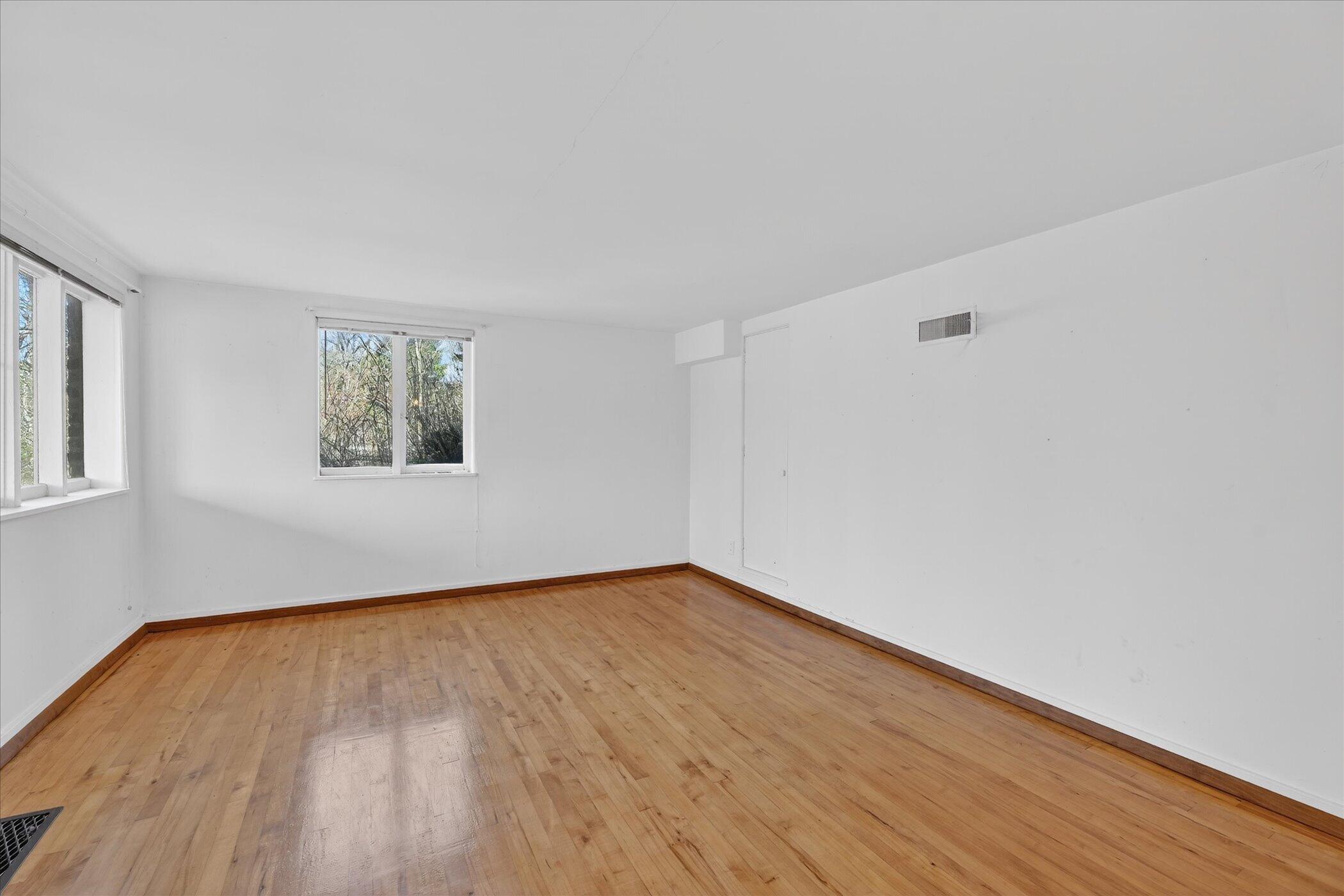 7091 Ann Arbor Road Jackson, MI 49201 - Photo 22 of 60 19-7091-Ann-Arbor-Rd-WindowStill - Copy