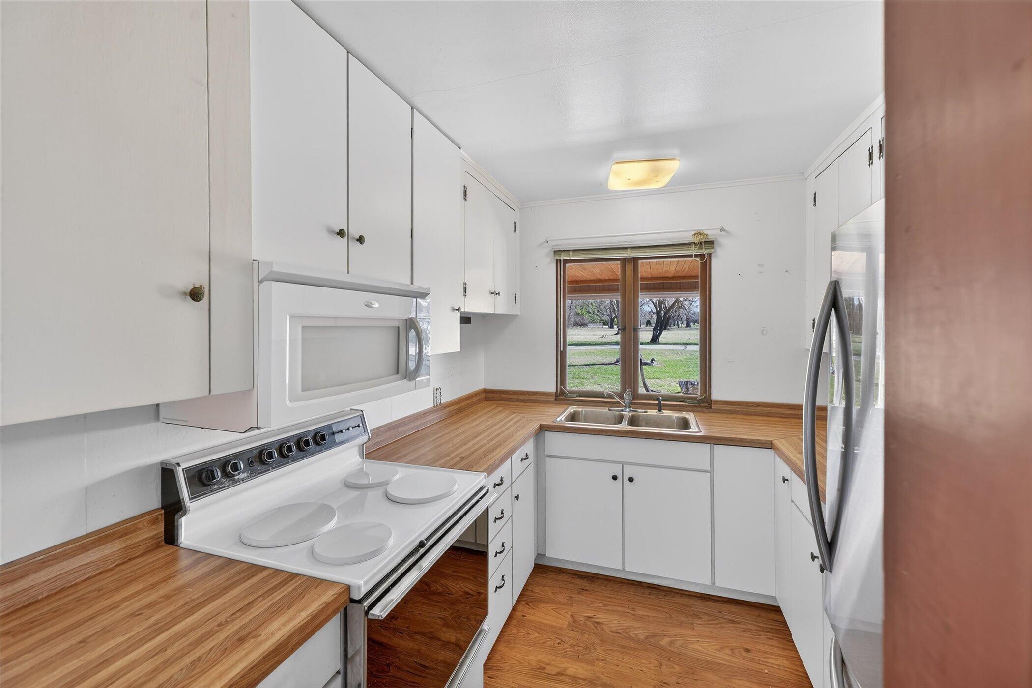 7091 Ann Arbor Road Jackson, MI 49201 - Photo 9 of 60 13-7091-Ann-Arbor-Rd-WindowStill - Copy