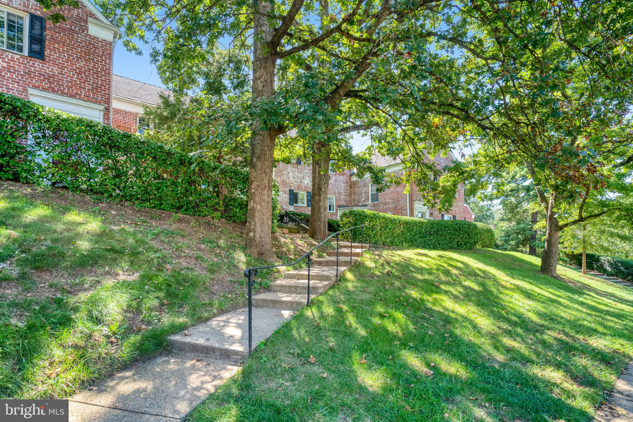 3239 Gunston Road Alexandria, VA 22302 - Photo 3 of 58 a view of backyard of house with green space