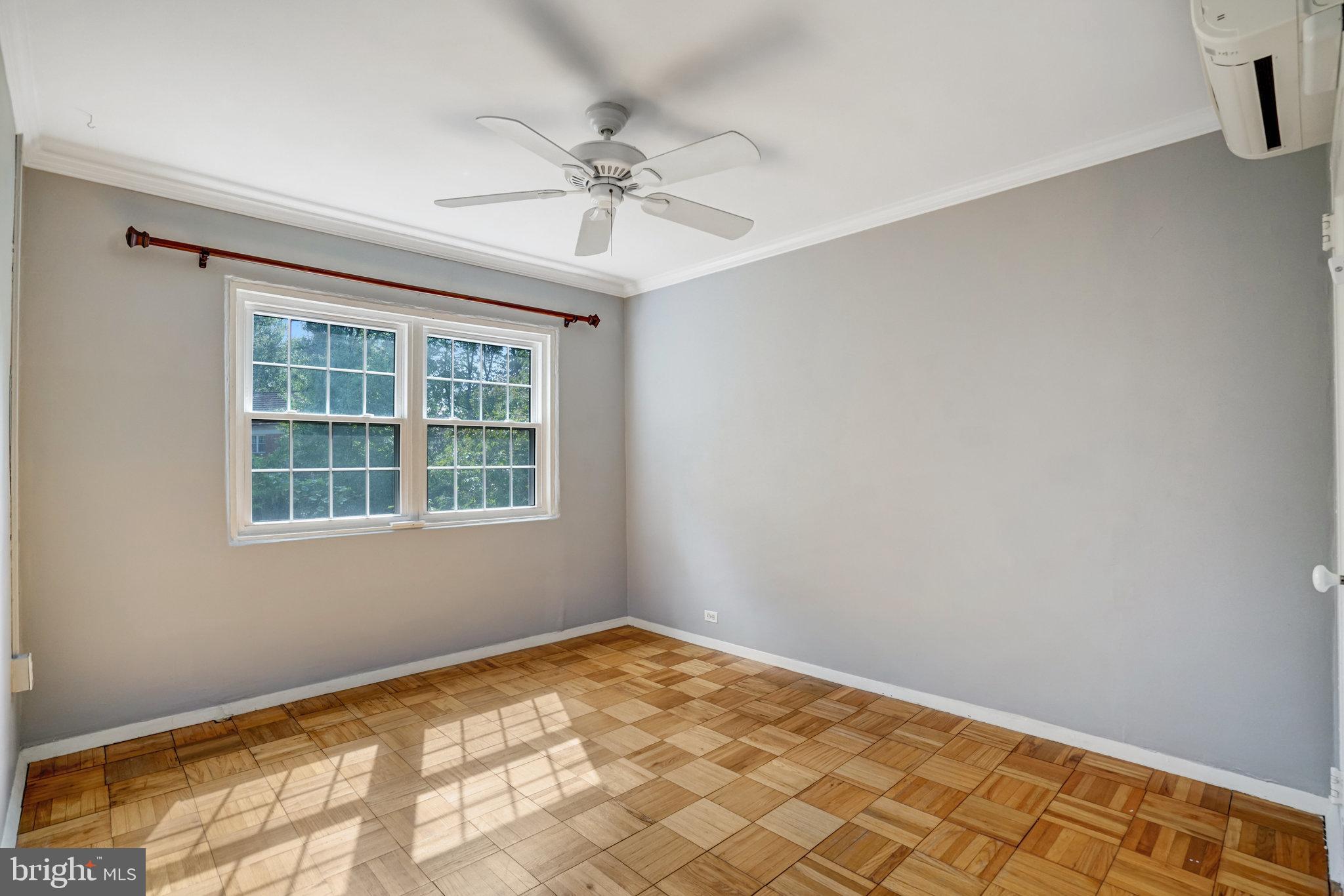 3239 Gunston Road Alexandria, VA 22302 - Photo 40 of 58 a view of an empty room with a window