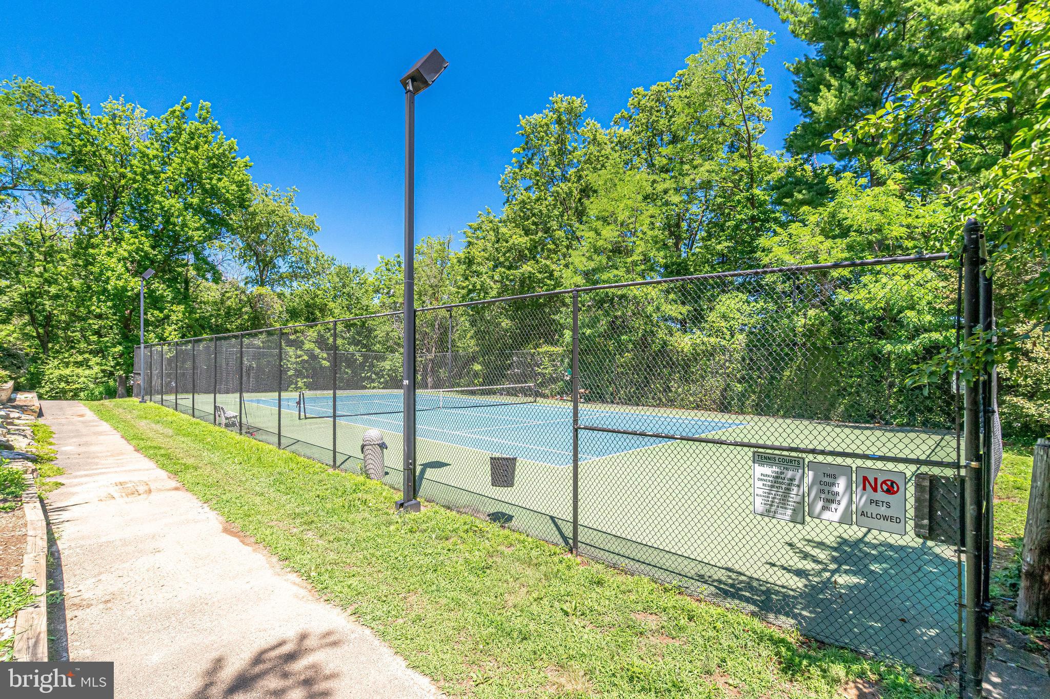 3239 Gunston Road Alexandria, VA 22302 - Photo 47 of 58 a view of an outdoor space and yard