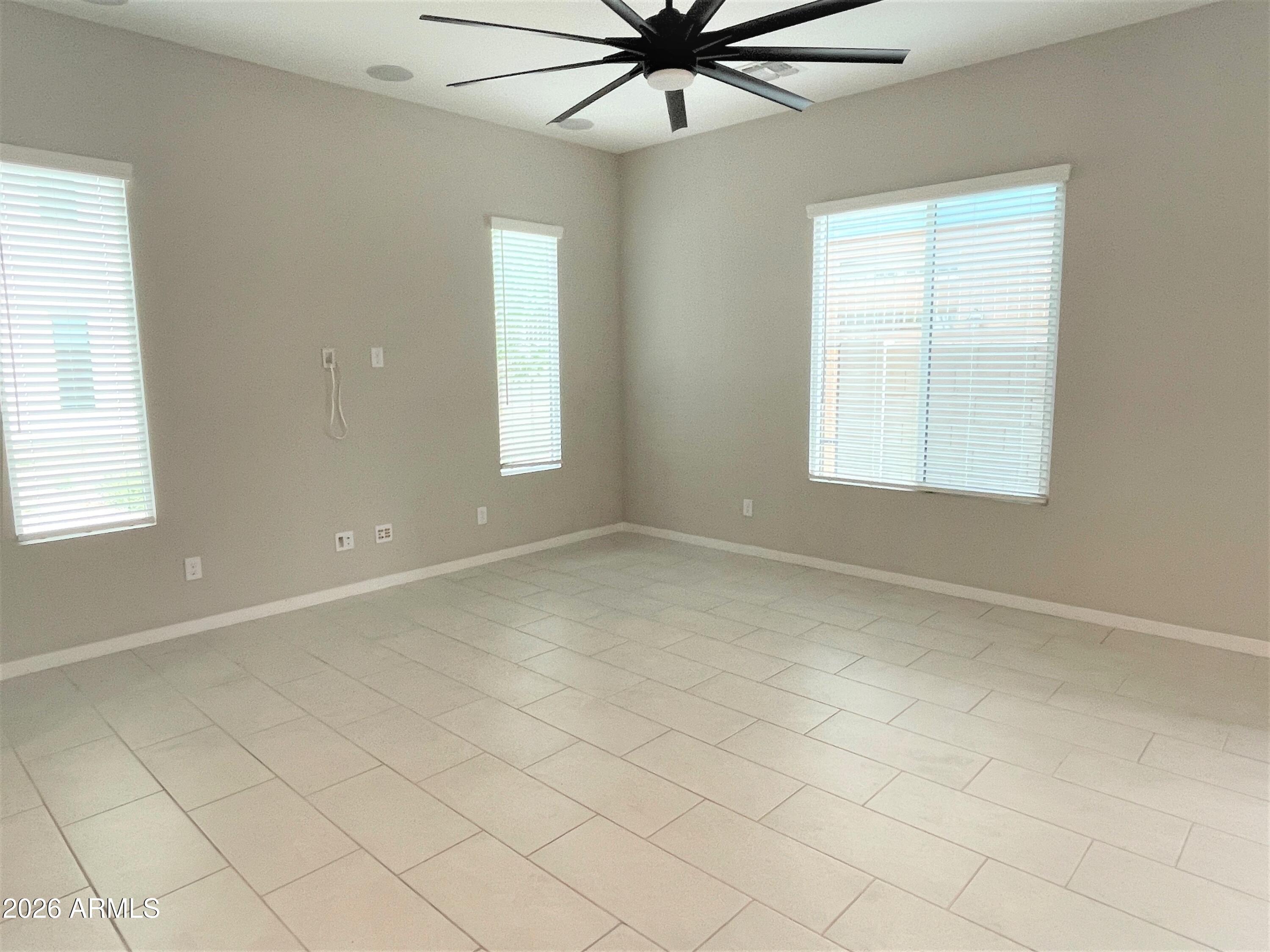 901 South Smith Road, Unit 1047 Tempe, AZ 85281 - Photo 4 of 20 IMG_5922