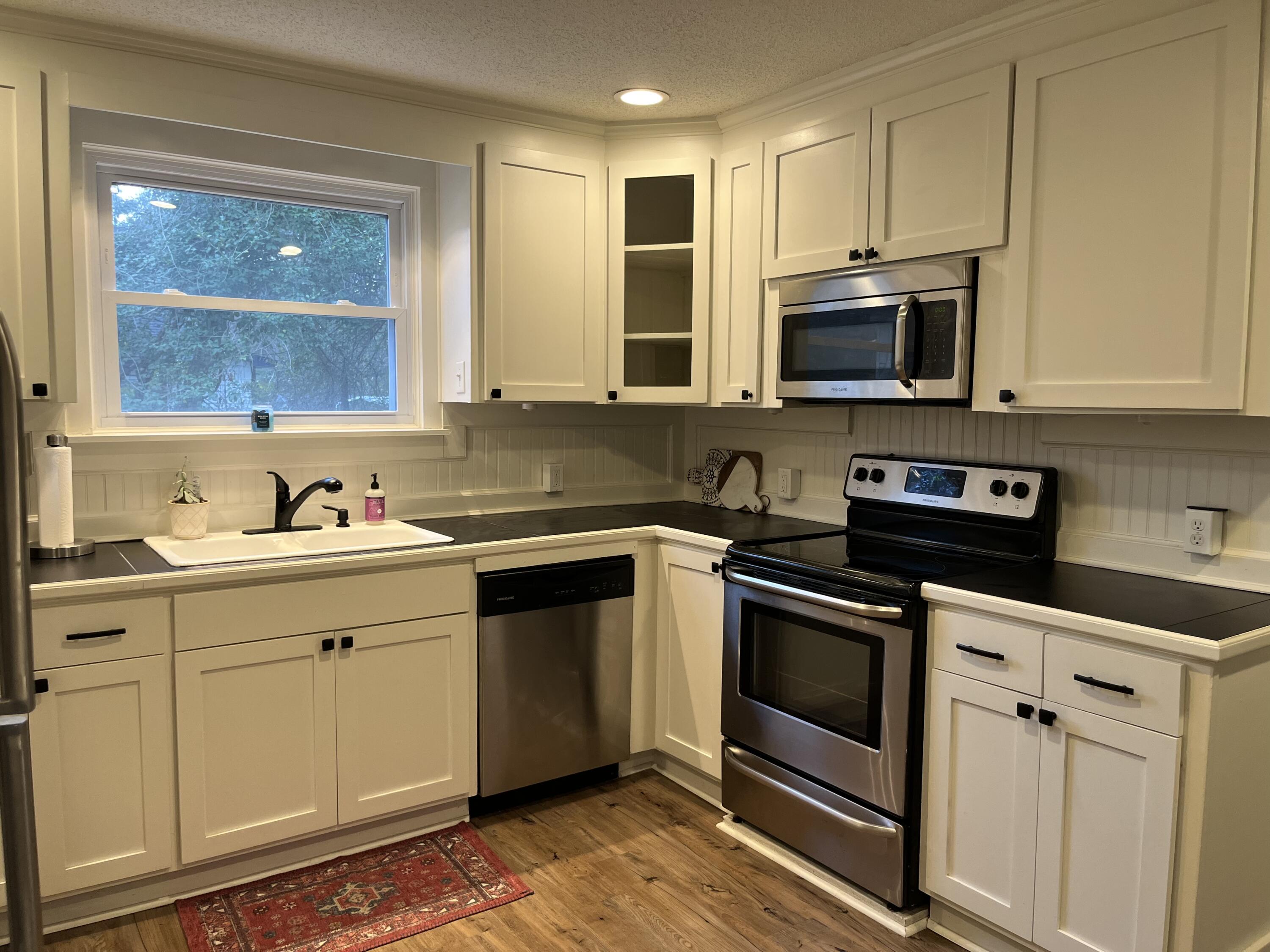 405 Ravenwood Road Walterboro, SC 29488 - Photo 7 of 16 D2040D35-C003-4B42-914C-599654D9B0B6