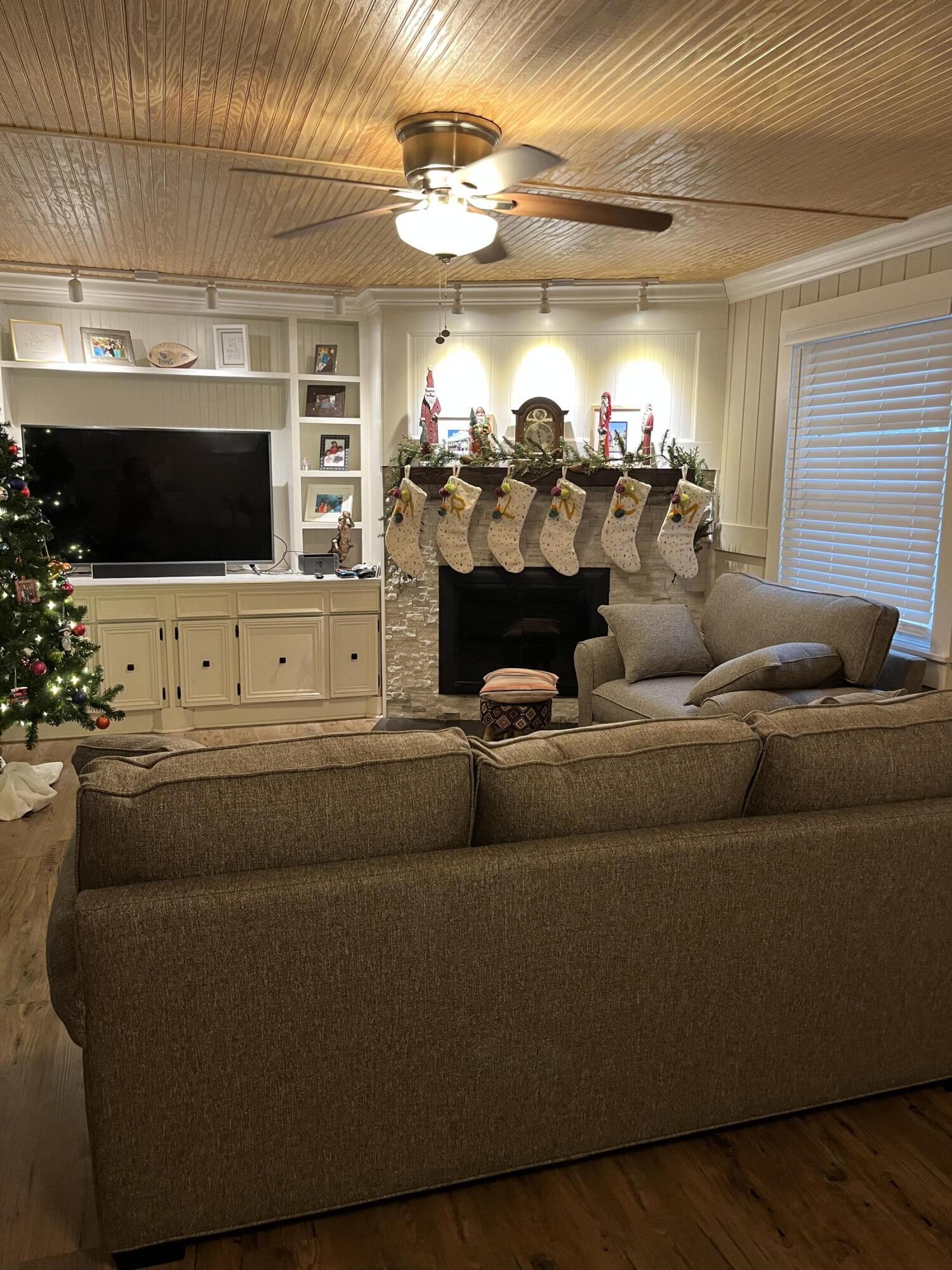405 Ravenwood Road Walterboro, SC 29488 - Photo 8 of 16 C890EEE8-3693-402F-8290-CF27919F670F