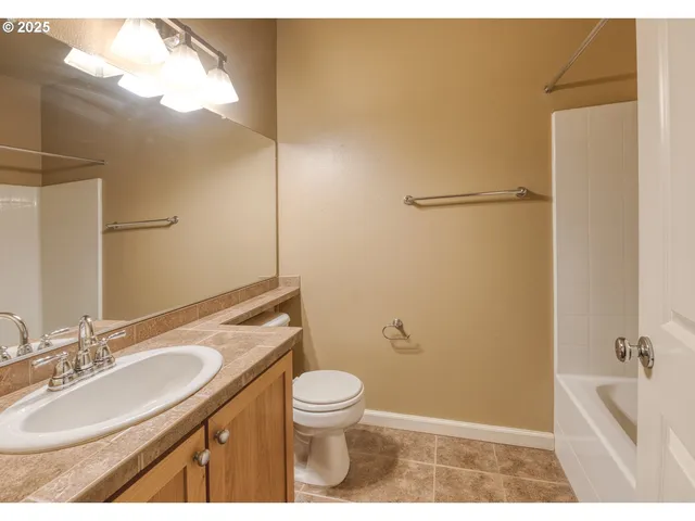 $289,900 | 22848 Southwest Forest Creek Drive, Unit 200, Sherwood, OR 97140