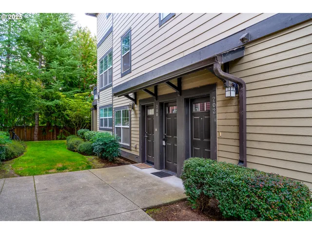 $289,900 | 22848 Southwest Forest Creek Drive, Unit 200, Sherwood, OR 97140