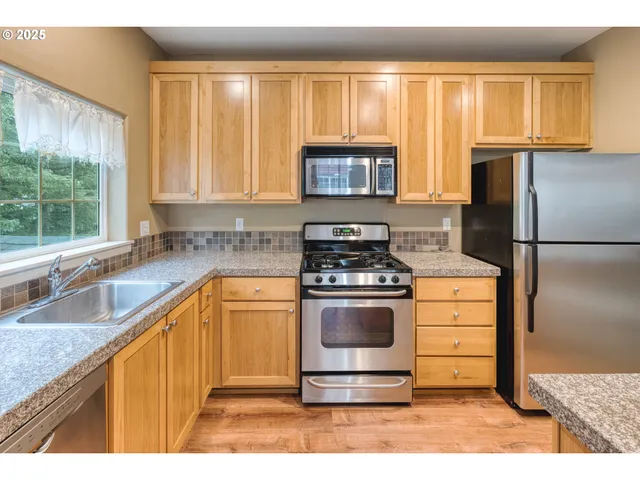 $289,900 | 22848 Southwest Forest Creek Drive, Unit 200, Sherwood, OR 97140