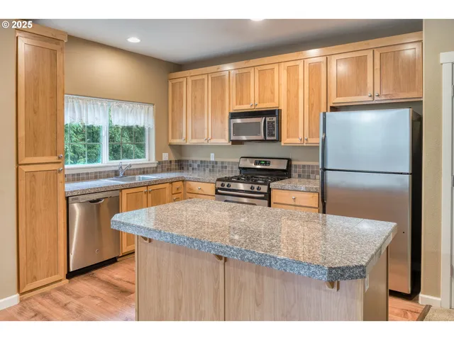 $289,900 | 22848 Southwest Forest Creek Drive, Unit 200, Sherwood, OR 97140