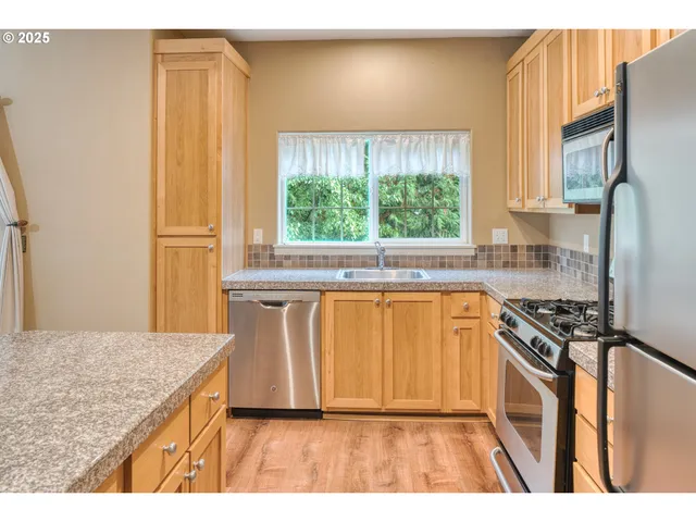 $289,900 | 22848 Southwest Forest Creek Drive, Unit 200, Sherwood, OR 97140