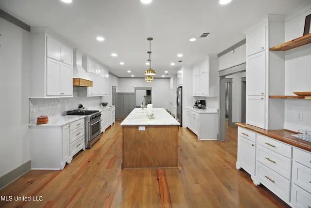 $640,000 | 7243 Highway 433, Benton, MS 39039