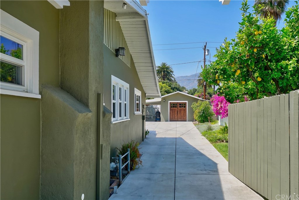 1761 Monte Vista Street Pasadena, CA 91106 - Photo 4 of 23