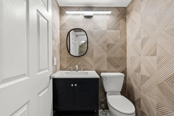 $7,500 | 672 Fern Street, West Palm Beach, FL 33401