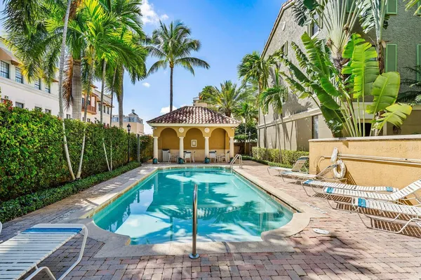 $7,500 | 672 Fern Street, West Palm Beach, FL 33401