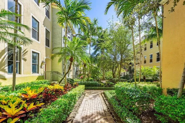 $7,500 | 672 Fern Street, West Palm Beach, FL 33401