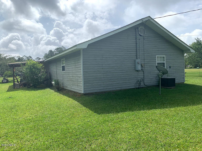 6501 Big Point Road Moss Point, MS 39562 - Photo 5 of 25 04