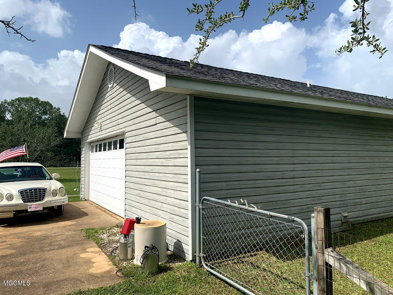 6501 Big Point Road Moss Point, MS 39562 - Photo 7 of 25 06