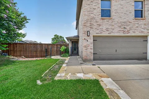 $315,000 | 716 River Hill Lane, Fort Worth, TX 76114
