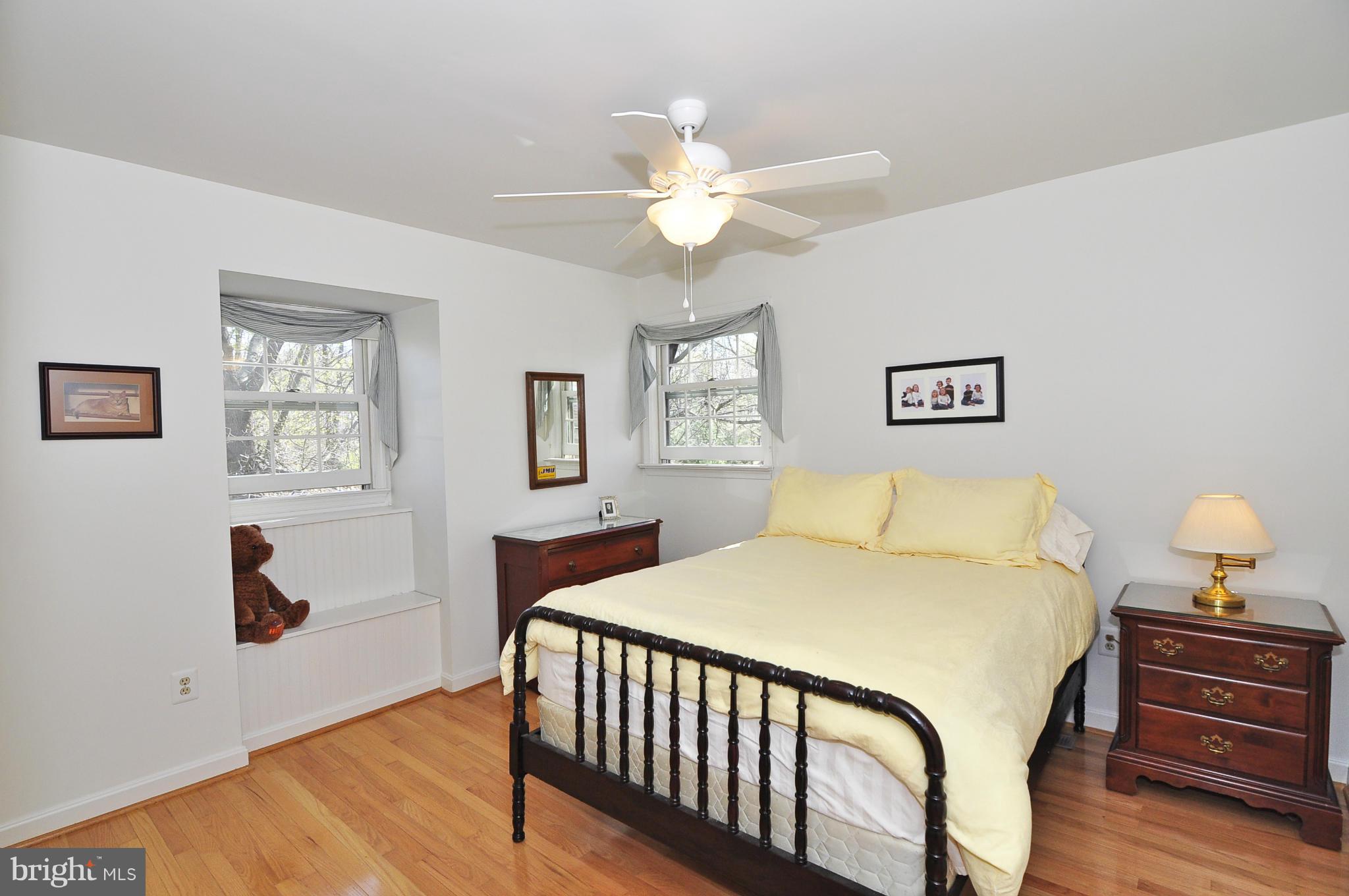 43271 Spinks Ferry Road Leesburg, VA 20176 - Photo 14 of 30 4th spacious bedroom w/hardwoods/window seat