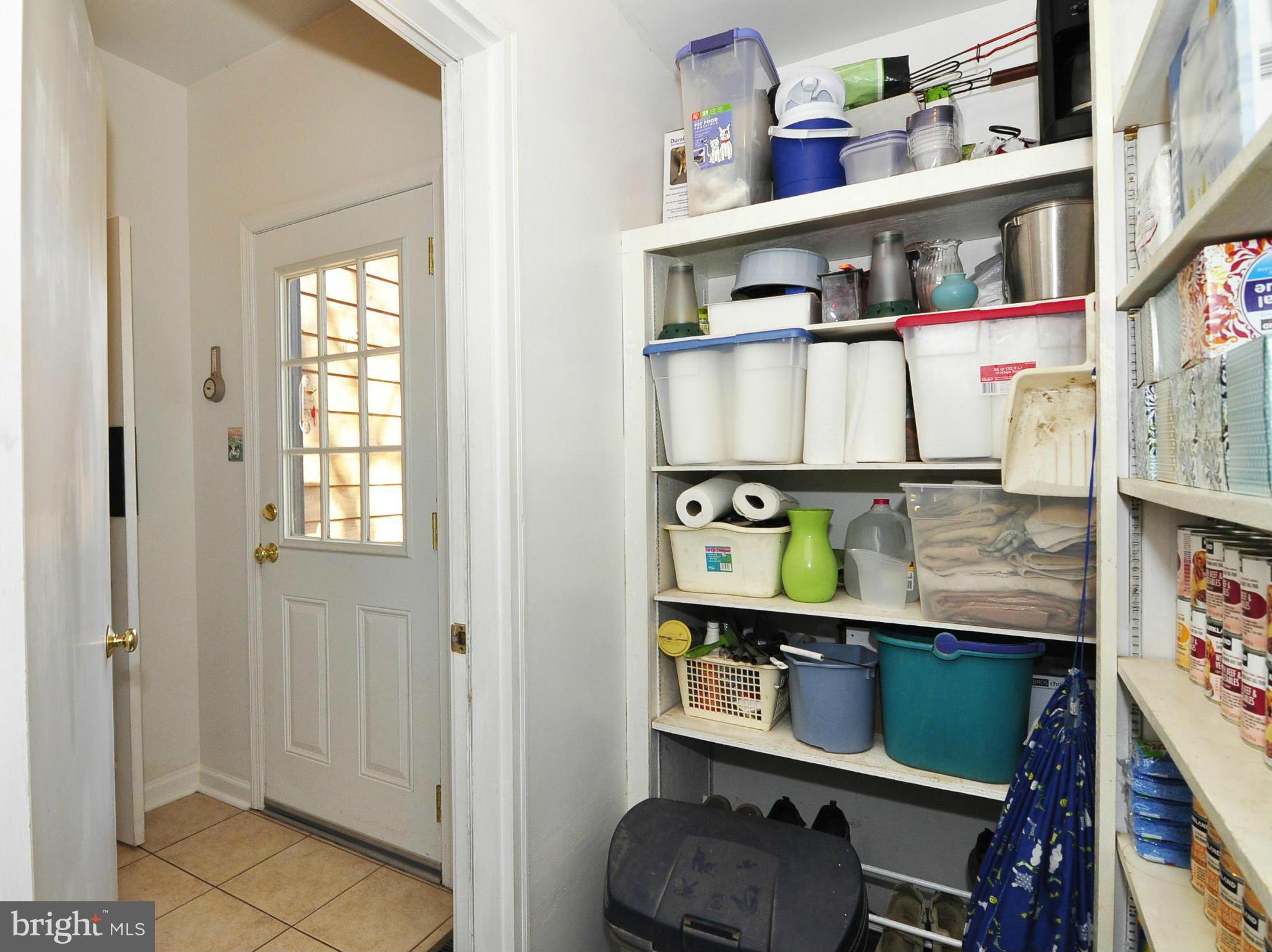 43271 Spinks Ferry Road Leesburg, VA 20176 - Photo 18 of 30 Mud room/pantry between garage