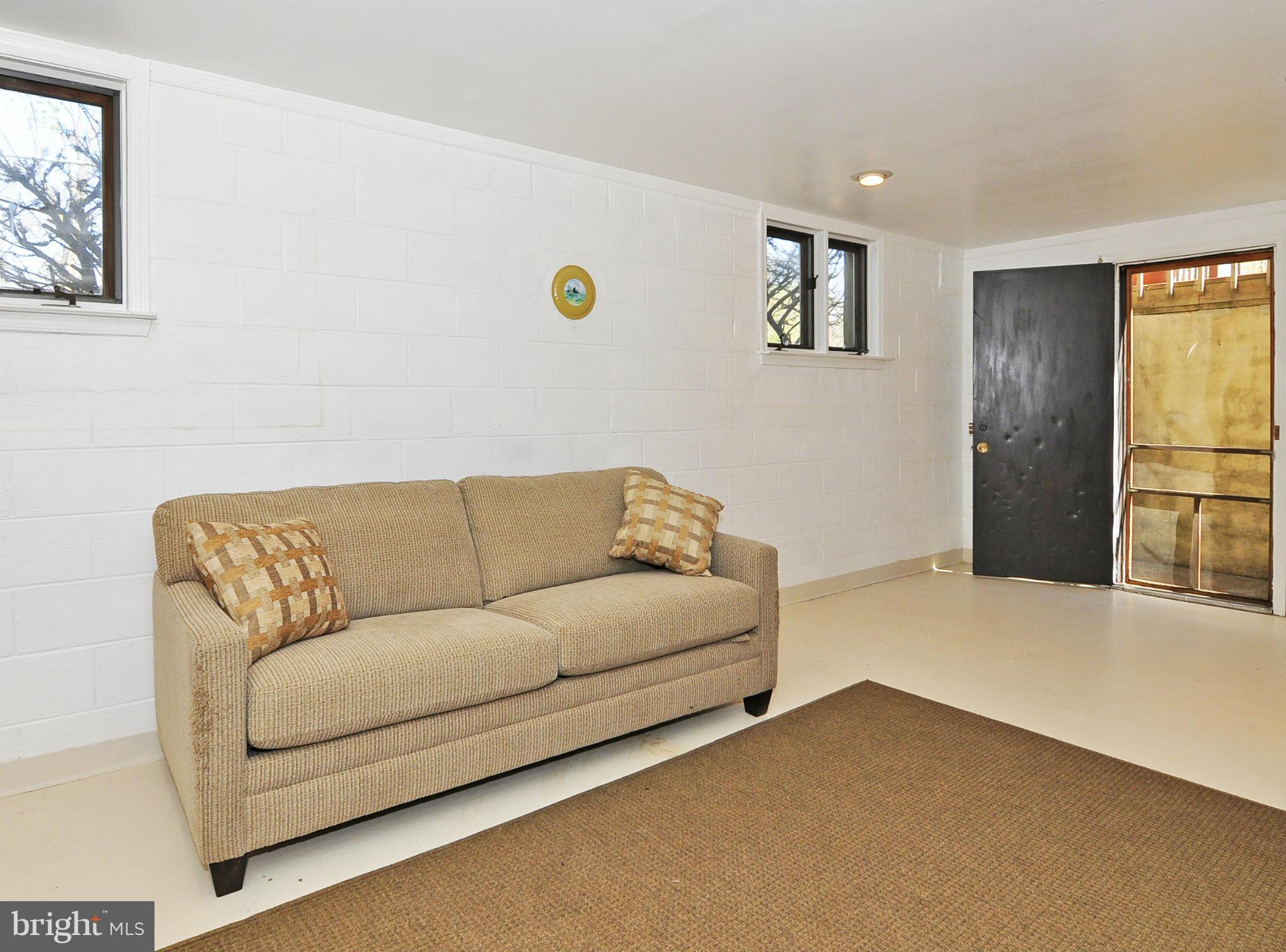 43271 Spinks Ferry Road Leesburg, VA 20176 - Photo 19 of 30 Lower level w/windows