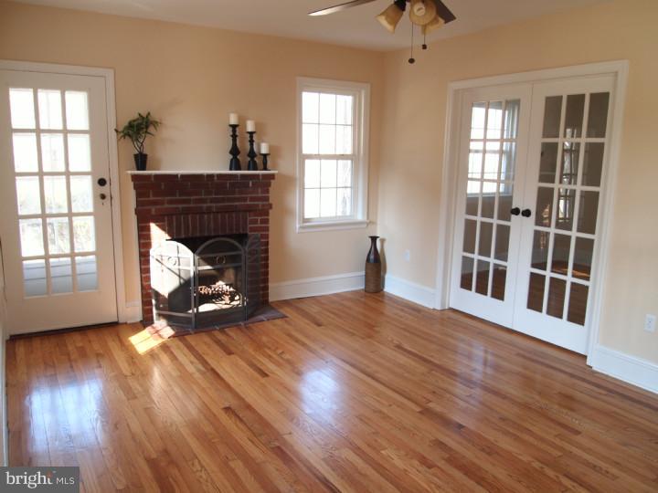 15 Rothwell Drive Wilmington, DE 19804 - Photo 5 of 25 Living Room