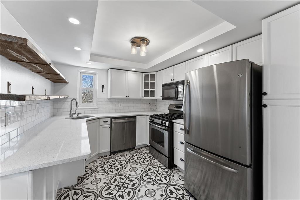 242 Castle Road Pittsburgh, PA 15234 - Photo 12 of 39 Gallery Image 12