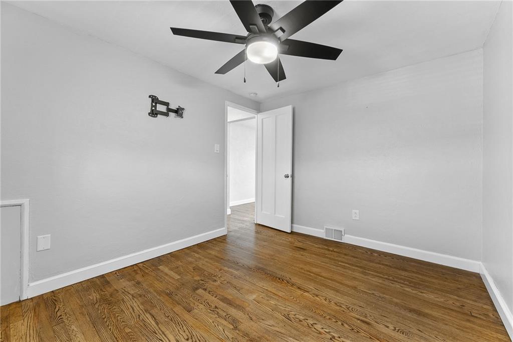 242 Castle Road Pittsburgh, PA 15234 - Photo 16 of 39 Gallery Image 16