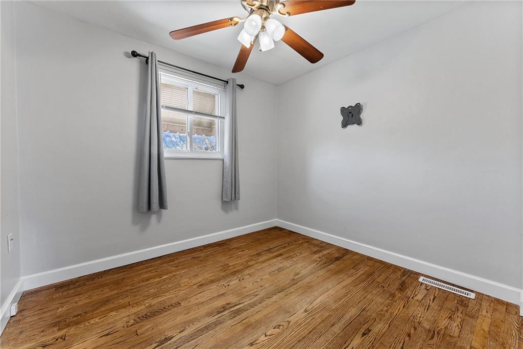 242 Castle Road Pittsburgh, PA 15234 - Photo 20 of 39 Gallery Image 20