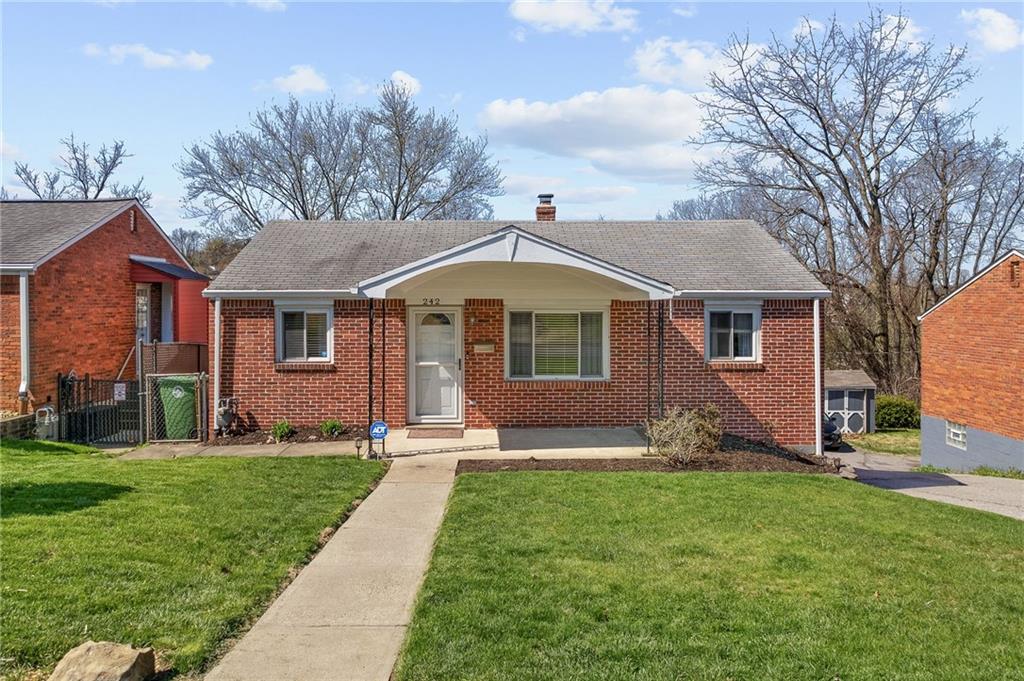 242 Castle Road Pittsburgh, PA 15234 - Photo 2 of 39 Gallery Image 2