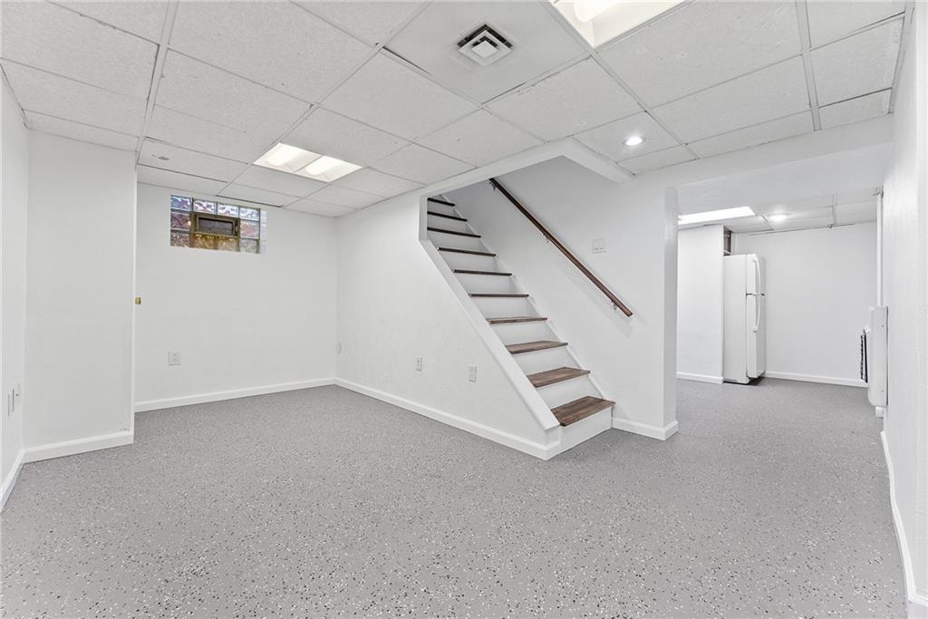242 Castle Road Pittsburgh, PA 15234 - Photo 22 of 39 Gallery Image 22