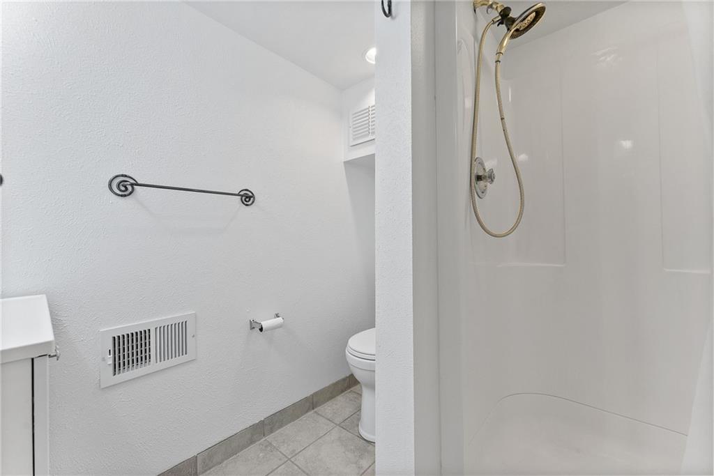 242 Castle Road Pittsburgh, PA 15234 - Photo 24 of 39 Gallery Image 24