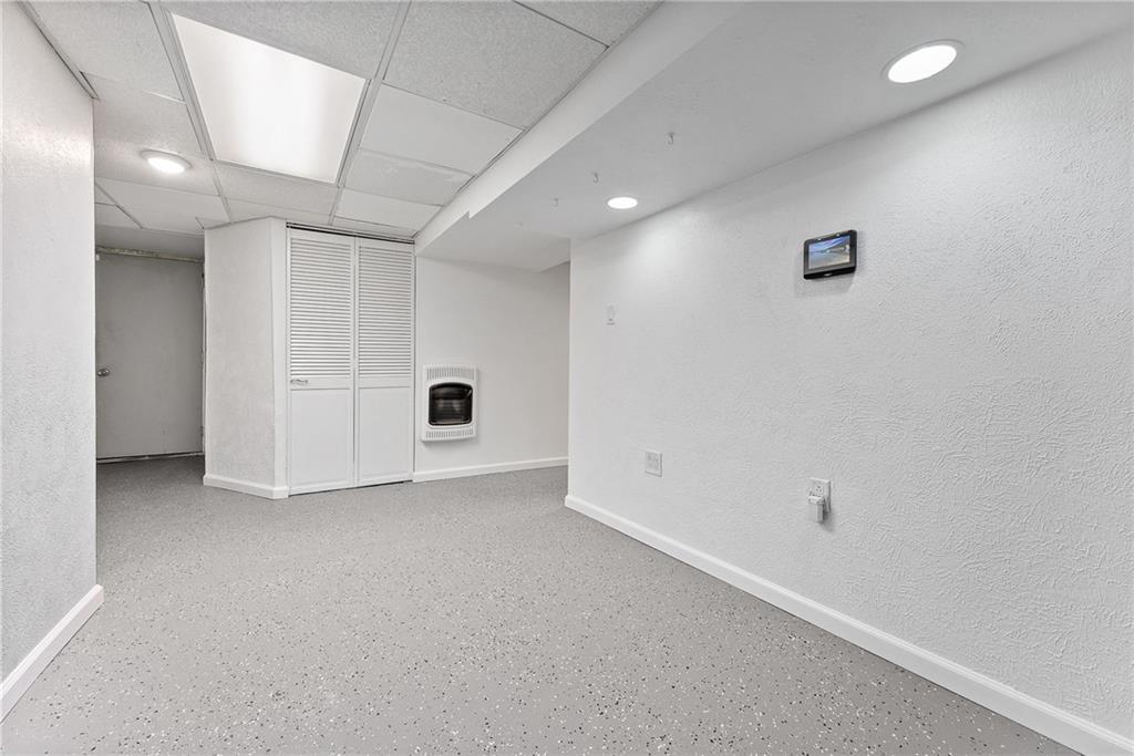 242 Castle Road Pittsburgh, PA 15234 - Photo 27 of 39 Gallery Image 27