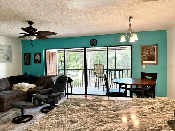 $1,950 | 3031 Quail Hollow Street, Unit 16, Sarasota, FL 34235