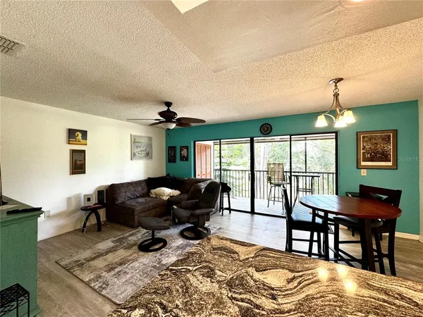 $1,950 | 3031 Quail Hollow Street, Unit 16, Sarasota, FL 34235