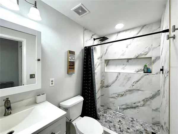 $1,950 | 3031 Quail Hollow Street, Unit 16, Sarasota, FL 34235