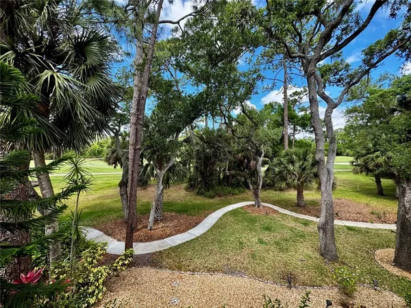 $1,950 | 3031 Quail Hollow Street, Unit 16, Sarasota, FL 34235